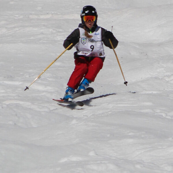 Bella Bacon in Moguls