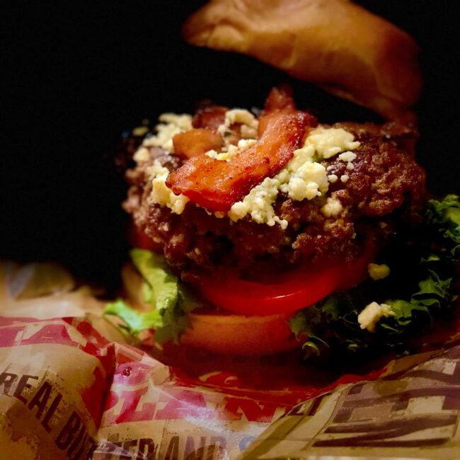 iPhone 8+ burger love